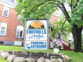 Foothills Lodge & Cafe, hotel di Malone