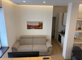 Bilocale accogliente in centro Aprica, готель у місті Априка