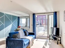 Modern 2Bed, City Centre, Private parking, Balcony