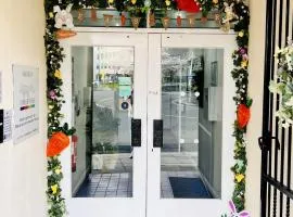 Fox House, Studio Apartments