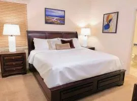 Bright King Suite Room with Private Bath Near Disney