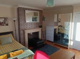 Large Double room in West Kensington-Fulham