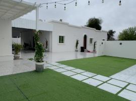 Ghala Farm, מלון בAdh Dhayd
