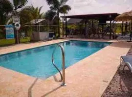 Cozy 2BR Cabin for 5 with Pool