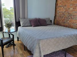 Tipton, IN Hotel-downtown w/ private bed/bathroom, Hotel in Tipton