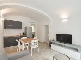 AM Stays 8 - Bright & Large Flat with AC