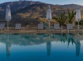 Angelica Sea View with Pool