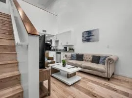 Chic Loft Style 1-Bedroom With Balcony and view of Hollywood Sign