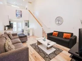 Stylish 1 Bedroom Loft in Hollywood Near Downtown LA