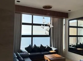 Luxury suite on the sea in Jeddah with billiards, cinema and bar