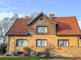 4 Bedroom Beautiful Home In Glemmingebro