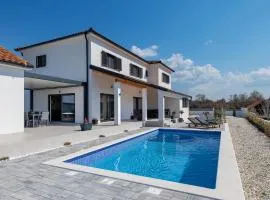 Pet Friendly Home In Pakovo Selo