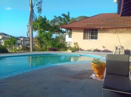 Tambell Haven, hotel din Runaway Bay