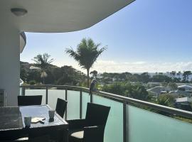 Sunrise Ocean Views - Pool - 3 Bed Coastal Retreat, 3hrs Sydney – hotel w mieście Diamond Beach