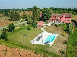 Stylish Villa In Its Own Vineyard With Pool