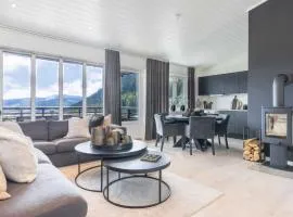 Newer apartment with beautiful view and 3 bedrooms