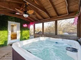 Luxury home with Hot-tub fire Pit Game Room