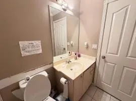 Cozy Room near King George Blvd & Transit - Free Parking & Wifi