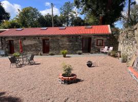All three cottages at Lough Sillan House - adults only - dog-friendly, Hotel in Shercock