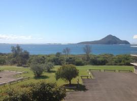 Shoal Bay Water Views, 1 night stays available, Hotel in Nelson Bay