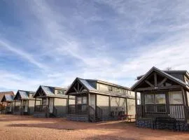 Cozy Tiny Home With Loft