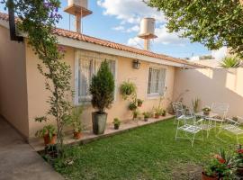 Electra hospedaje familiar, Hotel in Chicoana