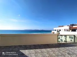 Cobertura de frente à praia do Forte