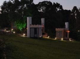 Medieval Village Lofts, hotel di Canela