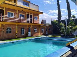 Hotel y Cabañas Quinta Los Cipreses, hotel em Atlatlahucan
