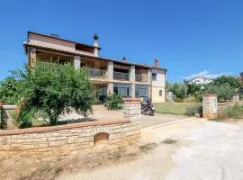 Apartments with parking space Buzinija, Novigrad - 25297