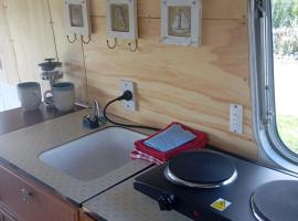 Cosy Caravan, хотел в Такака