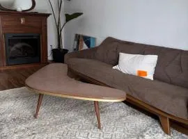 Cozy Family Home by Ottawa River Pathway with bikes!