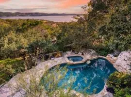 Dawson by AvantStay Serene Austin Home set Amongst nature w Pool Close to Lake Travis