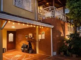 Cozy house with pool and club-style balcony