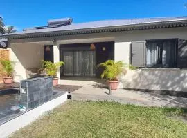 Villa avec Spa Privatif et Terrasse à Saint-Philippe - FR-1-786-47