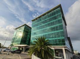 Greens Hotel & Suites, hotel en Bintulu