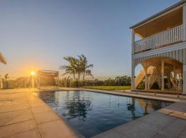 Hinterland Haven Views Pool Near Byron, hotel di Bangalow