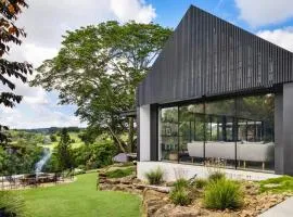Charlotte Estate Luxury Byron Retreat w Pool Events