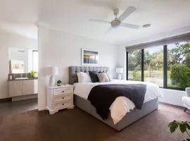 Seaside Groove, Coastal Stay in the Heart of Ocean Grove