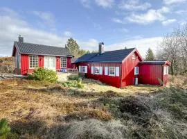 2 Bedroom Beautiful Home In Indre Nerøy