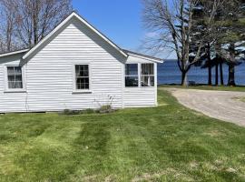 THE SHOPPE LIMIT 3 cabin: North Sebago şehrinde bir otel