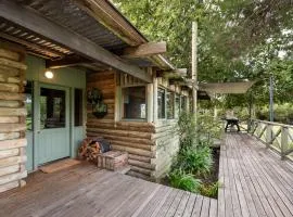 Wattlewood - Mid Century Chic with Outdoor Serenity