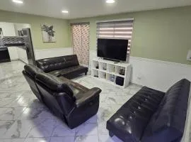 Comfortable 3-bedroom full house for family or friends