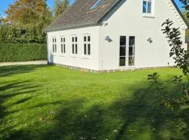 Tæt på skov og strand - lige ved Hesnæs