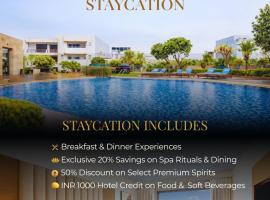 Courtyard by Marriott Gurugram Downtown, hotel v destinácii Gurugram