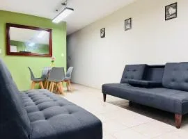 Amplia Casa con Estacionamiento en Fracc Las Americas