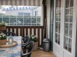 Joli mobil-home - terrasse couverte près de la mer