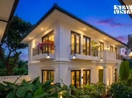 StayVista at Casa PuMa with Pool & WiFi