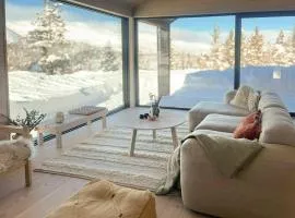 Cottage On Hallbjønnsekken With Views Of Spafjell