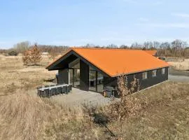 Modern Holiday Home With Spa For 10 People